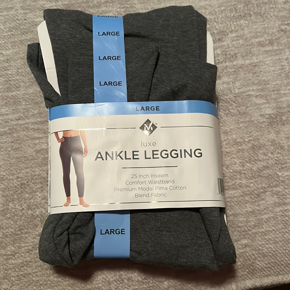 Members mark ankle leggings, brand new size LARGE